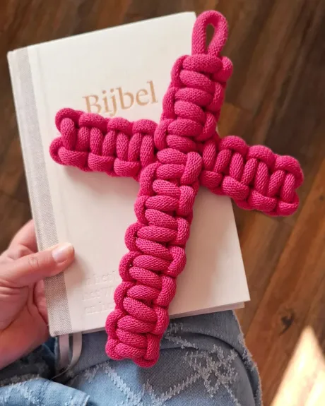 Creatie van @vrolijkhaakmeisje — Draad pakket Macrame kruis